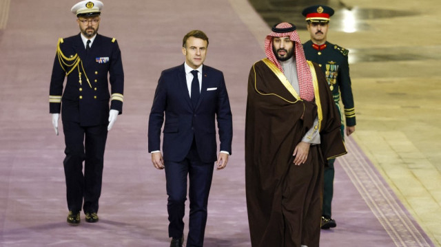 Le président français Emmanuel Macron et le prince héritier saoudien Mohammed Ben Salmane lors de leur rencontre à Riyad, le 2 décembre 2024.