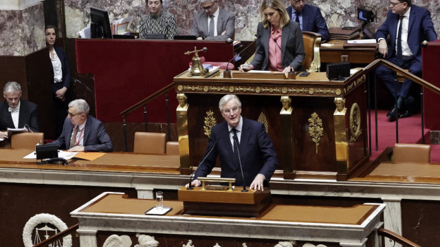 Le Premier ministre français Michel Barnier prononce un discours lors de la séance de vote sur le projet de loi sur la sécurité sociale 2025 à l'Assemblée nationale, la chambre basse du Parlement français, à Paris, le 2 décembre 2024. 