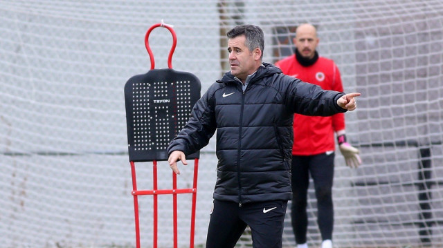 Hüseyin Eroğlu daha önce Bandırmaspor, Samsunspor ve Altınordu'yu çalıştırmıştı. 