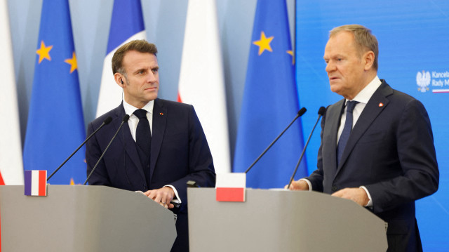 Le Premier ministre polonais Donald Tusk et le président français Emmanuel Macron donnent une conférence de presse conjointe à Varsovie, en Pologne, le 12 décembre 2024.