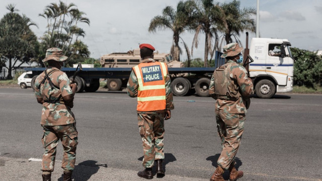 Le mois dernier, l'Afrique du Sud a temporairement fermé son poste-frontière très fréquenté avec le Mozambique en raison des violences post-électorales. 