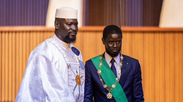 Le Président de la République de Guinée, Mamady Doumbouya, et le Président Sénégalais Bassirou Diomaye Faye, à Diamniadio, près de la capitale Dakar, le 2 avril 2024.