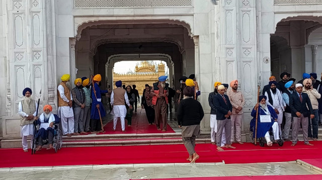 Un incident de sécurité impliquant Sukhbir Singh Badal s'est produit près du Temple d'Or, et la foule a réagi rapidement en Inde.