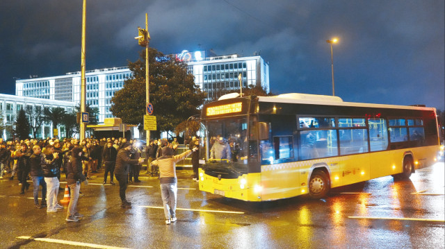 Özel halk otobüsü sahibi A.G., 3 bin 41 esnafa dün itibarıyla Ağustos ayına ait ödemenin yüzde 40’ının yapıldığını anlattı.