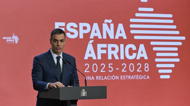 Le Premier ministre espagnol, Pedro Sànchez prononce un discours lors de la présentation du plan de relations stratégiques de l'Espagne avec l'Afrique pour 2025-2028 au palais de la Moncloa à Madrid, le 5 décembre 2024.
