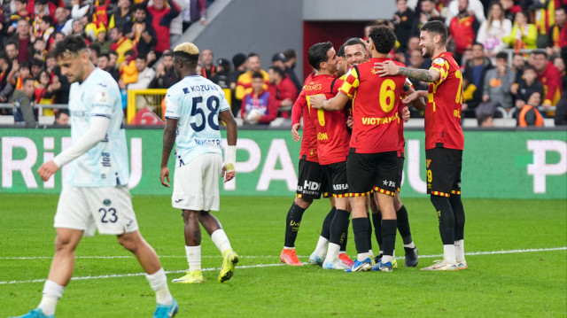 Göztepeli oyuncuların gol sevinci.