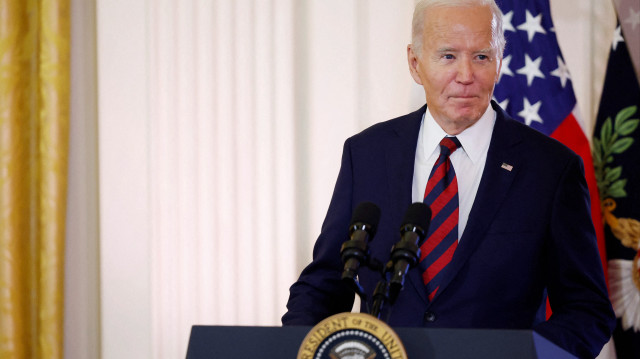 Le président Joe Biden s'exprime lors d'un événement commémorant le 83e anniversaire de l'attaque de Pearl Harbor dans la salle Est de la Maison Blanche le 6 décembre 2024 à Washington, DC.