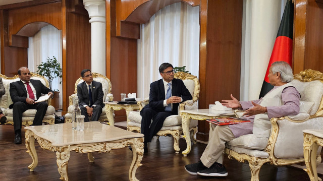 Le ministre indien des affaires étrangères, Vikram Misri, a déclaré lundi que New Delhi renforcera ses engagements avec Dacca lors de sa visite au conseiller principal du Bangladesh, le professeur Muhammad Yunus, à Dacca, le 9 Décembre 2024.