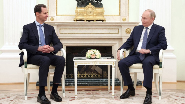 L'ancien président syrien déchu Bachar el-Assad et le président de la fédération de Russie lors de leur rencontre au Kremlin, à Moscou, le 24 juillet 2024.