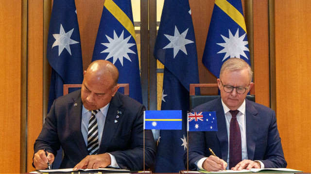 Le Premier ministre australien, Anthony Albanese, et le président de Nauru, David Adeang, le 9 Décembre 2024.