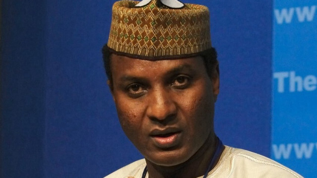 Le premier ministre du Niger, Ali Lamine Zeine, s'adresse aux journalistes le 12 octobre 2008 au FMI, à Washington.