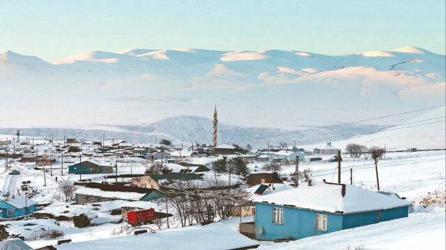 Ardahan'da termometreler sıfırın altında 31 dereceyi gösterdi.