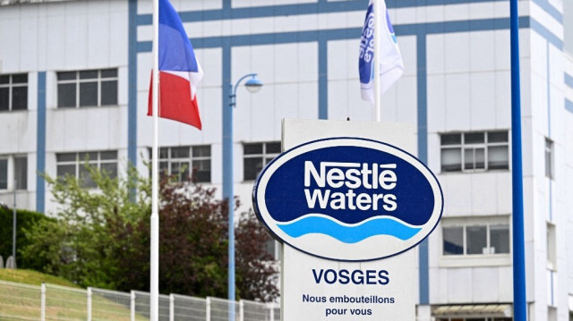 Selon un rapport de l'Inspection générale des affaires sociales (Igas), 30% des marques françaises ont recours à des traitements non conformes pour continuer à vendre de l'eau initialement impropre à la consommation. 