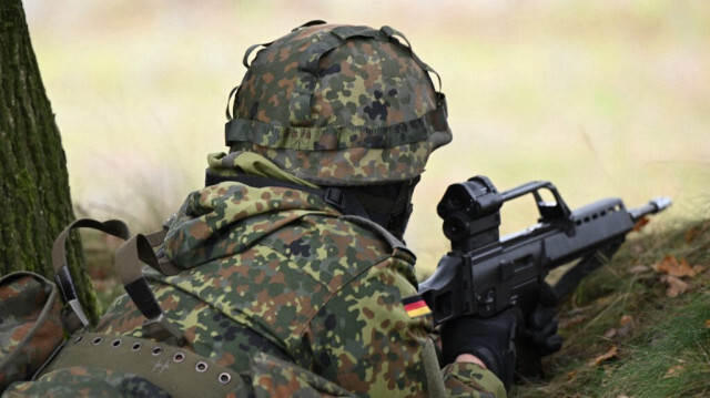 Le ministre fédéral allemand de la Défense a réaffirmé la nécessité de renforcer la Bundeswehr, l'armée allemande, et donc d'augmenter les dépenses de défense. 