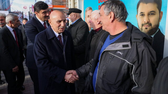 Cumhur İttifakı Ankara Büyükşehir Belediye Başkan Adayı Turgut Altınok CHP’nin seçim bürosunu ziyaret etti.