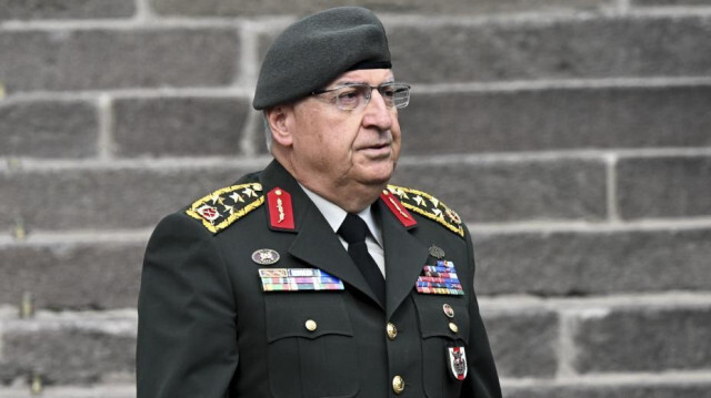 Milli Savunma Bakanı Yaşar Güler