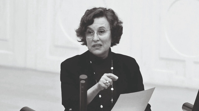 Filiz Kerestecioğlu.