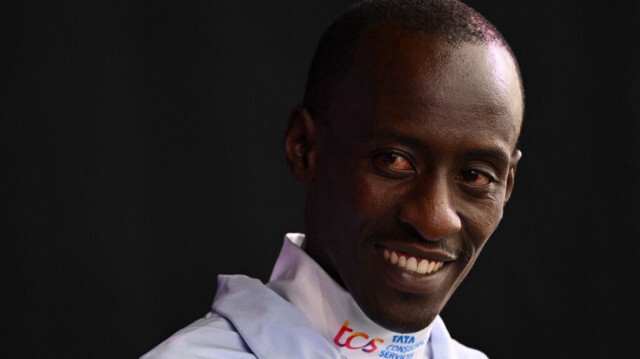 Le recordman mondial du marathon, le kenyan Kelvin Kiptum, assiste à la conférence de presse de l'élite internationale masculine à Londres, le 20 avril 2023, avant le marathon de Londres. 