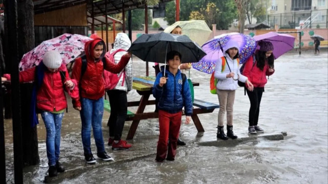 Şanlıurfa'da sağanak yağış uyarısı İl genelinde okullar tatil edildi