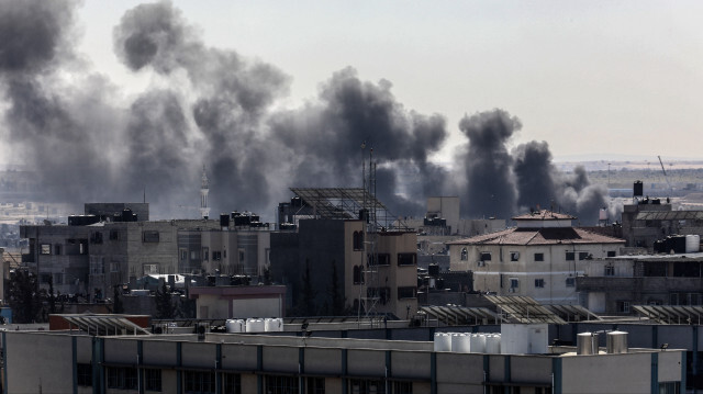 İsrail, el-Emel Hastanesi'nin çevresini bombaladı (Foto: Arşiv)