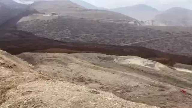 Erzincan'daki madende toprak kayması.