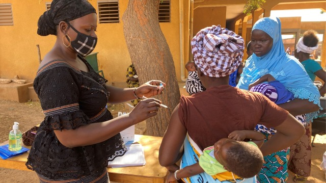 Lancement de vaccination contre la rougeole et la rubéole au Burkina Faso par les autorités, en février 2024.