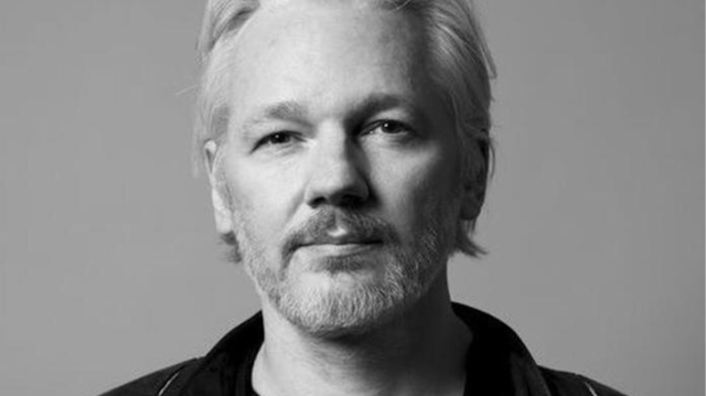 Julian Assange, citoyen australien, emprisonné à Londres depuis avril 2019, encourt des dizaines d'années de prison aux États-Unis où il est poursuivi pour avoir publié à partir de 2010 plus de 700.000 documents confidentiels sur les activités militaires et diplomatiques américaines, en particulier en Irak et Afghanistan.