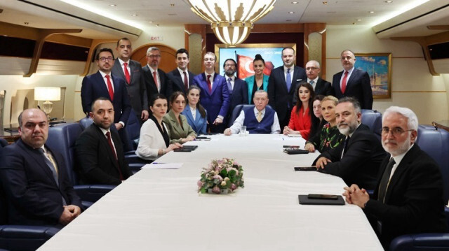 Le Président turc, Recep Tayyip Erdogan, a répondu aux questions des journalistes dans l'avion à son retour de visite en Égypte, le 15 février 2024.