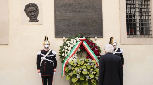 Le palais présidentiel du Quirinale, la plaque de la Via Michelangelo Caetani à Rome, qui commémore l'endroit où le corps de l'homme d'État italien de la démocratie chrétienne Aldo Moro a été retrouvé après avoir été assassiné par les Brigades rouges le 9 mai 1978.