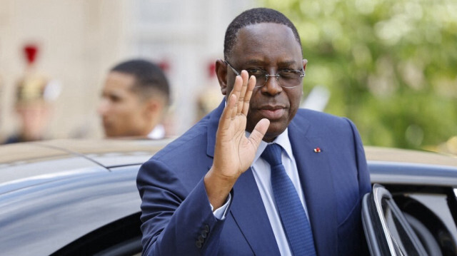 Le président sénégalais Macky Sall quitte le palais de l'Élysée après avoir rencontré le président français lors du sommet du nouveau pacte financier mondial, à Paris, le 23 juin 2023.