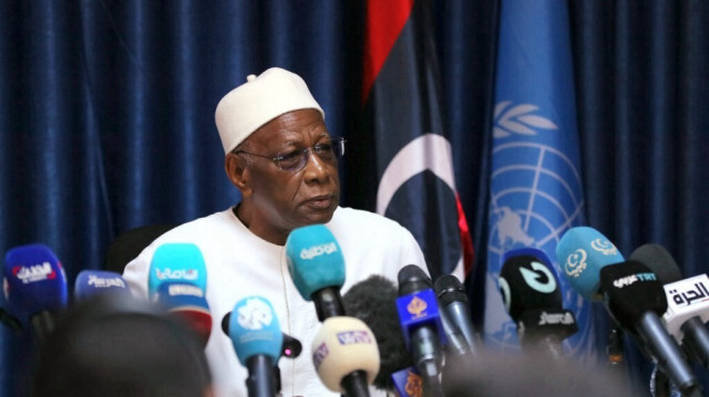 Abdoulaye Bathily, représentant spécial des Nations unies pour la Libye et chef de la Mission de soutien des Nations Unies en Libye (UNSMIL), donne une conférence de presse à Tripoli, le 11 mars 2023. 