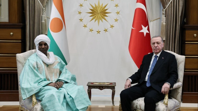 Le Président turc, Recep Tayyip Erdogan (D) et le Premier ministre du Niger, Ali Mahaman Lamine Zeine (G) à Ankara, en Turkiye le 01 février 2024.