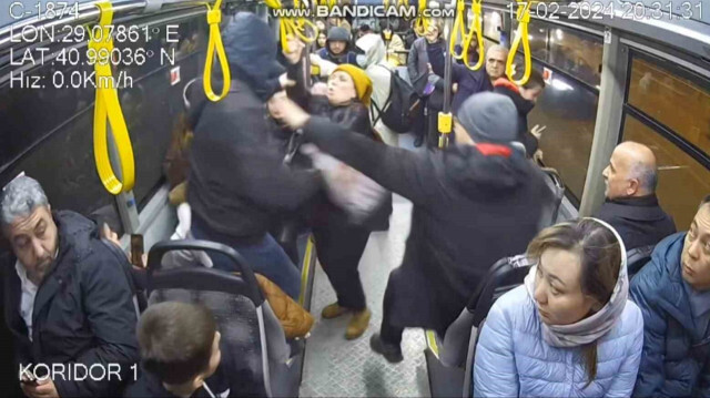 İstanbul'da otobüste yer isteyen kadın yumruklu saldırıya uğradı.
