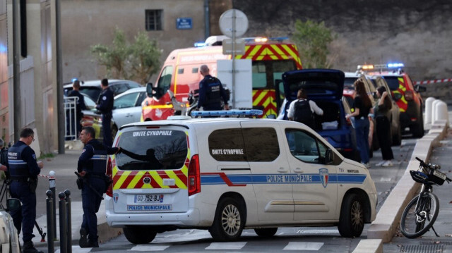 La police municipale française près du tribunal judiciaire après la mort de deux personnes lors d'une fusillade à Montpellier, le 20 février 2024.