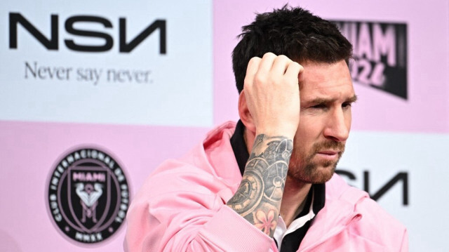 L'attaquant argentin de l'Inter Miami, Lionel Messi, lors d'une conférence de presse dans un hôtel de Tokyo le 6 février 2024.