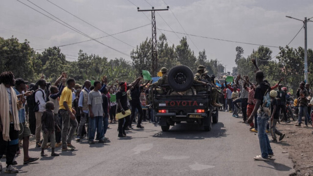 Des manifestants se rassemblent pour dénoncer le silence de la communauté internationale face à la crise perpétuelle dans l'Est de la République démocratique du Congo, et pour montrer leur soutien à l'armée congolaise et à la milice pro-gouvernementale Wazalendo, à Goma, le 19 février 2024. 