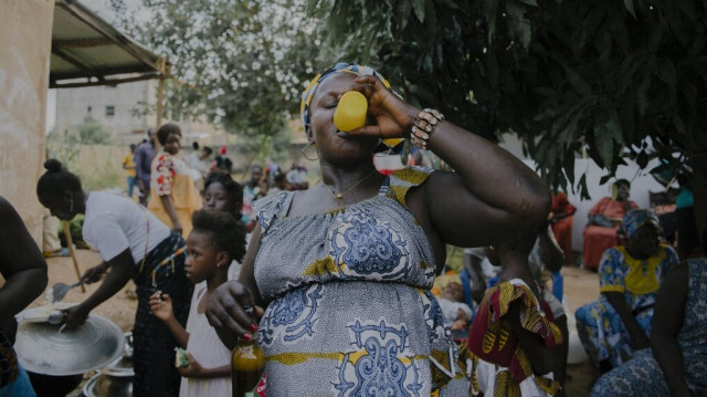 Une femme lors d'une cérémonie de circoncision Diola, à Bissau, le 14 novembre 2021.