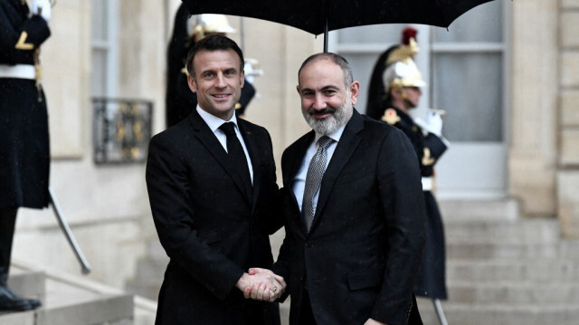 Le président français, Emmanuel Macron et le Premier ministre arménien, Nikol Pashinyan.