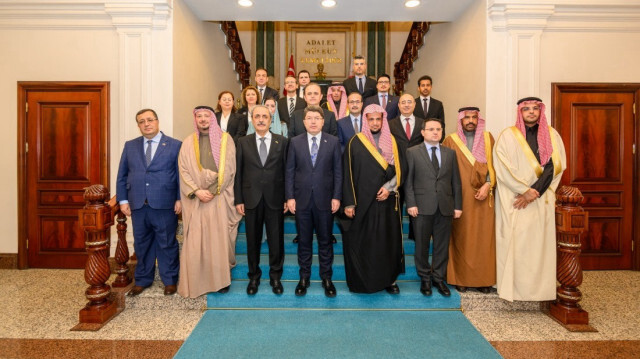 وزير العدل التركي يلتقي سفير الرياض والنائب العام السعودي بأنقرة