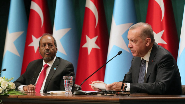 Сомали одобрила 10-летнее соглашение о безопасности на море с Турцией, предоставляющее Турции полную власть над территориальными водами Сомали. На фото Президент Сомали Хасан Шейх Махмуд и президент Турции Реджеп Таип Эрдоган