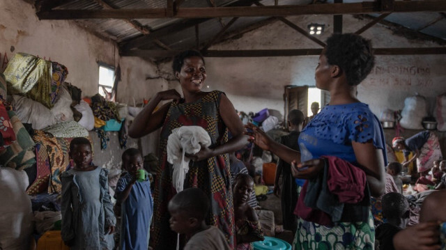 Des femmes et des enfants nouvellement déplacés installés dans une église à quelques kilomètres du centre de Goma, dans l'est de la République démocratique du Congo, le 16 février 2024. 