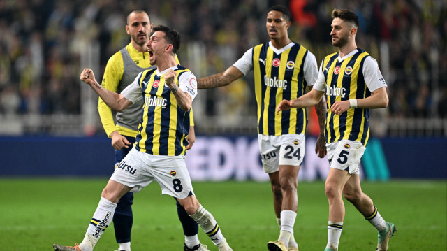 Fenerbahçe evinde Kasımpaşa'ya iki golle geçti.