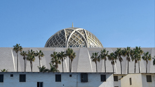 На этой фотографии, сделанной 14 апреля 2019 года, изображена Большая мечеть Алжира в центре столицы страны. Президент Алжира 25 февраля 2024 года официально открыл модернистское сооружение, третье по величине в мире и самое большое в Африке, вмещающее 120 000 верующих.