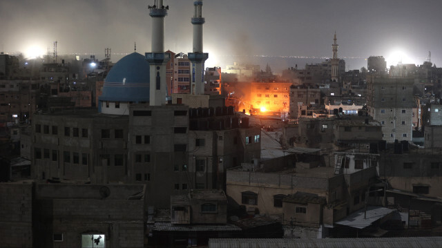 İsrail ordusu, Gazze Şeridi'nin güneyindeki Refah kentinde saldırılarına devam ediyor.