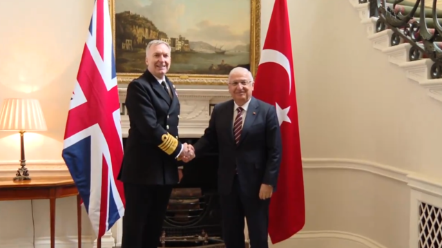 Milli Savunma Bakanı Güler, İngiltere Genelkurmay Başkanı Oramiral Radakin ile görüştü.