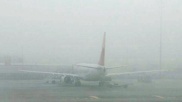 Yakıt kritiğine giren 4 uçak İstanbul Havalimanı'na, 5 uçak ise Ankara Esenboğa Havalimanı'na yönlendirildi. 