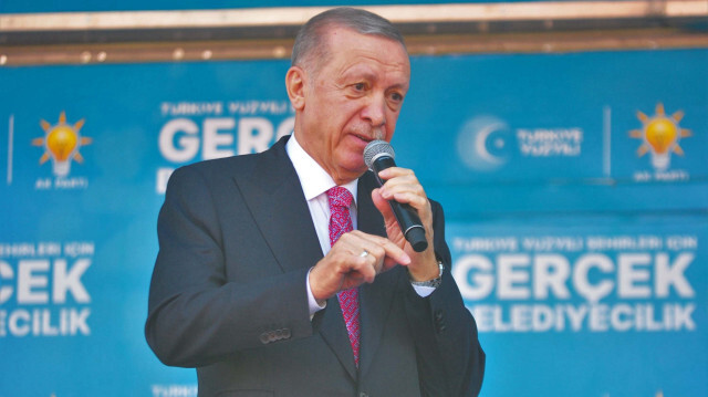 Cumhurbaşkanı Erdoğan, büyükşehir ve ilçe belediye başkan adaylarını tanıtmak için dün Manisa'daydı.