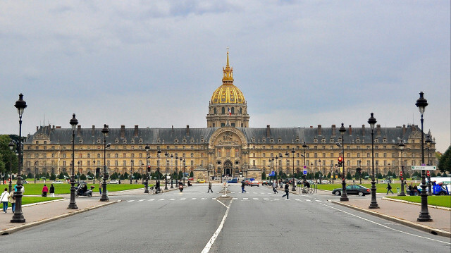 Place des Invalides à Paris.