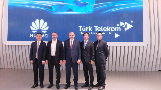 Türk Telekom CEO’su Ümit Önal-Huawei Turkiye CEO’su Kaya Shi 