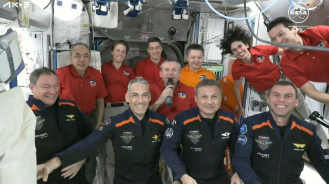  L'équipage d'Axiom Mission 3, entièrement européen, dont le premier Turc à se rendre dans l'espace, Alper Gezeravci, arrivent à bord de la Station spatiale internationale (ISS), le 20 janvier 2024.